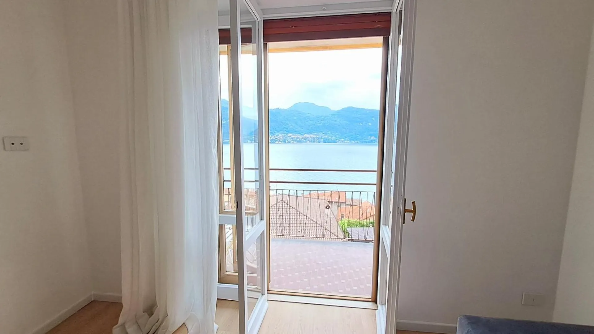 Golden Lake View Lierna